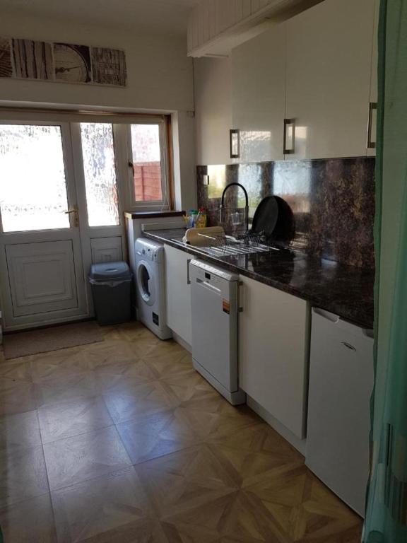 Villa Carvetii - Gemini House - 4 Bed House Sleeps Up To 8 People Tillicoultry Exterior foto